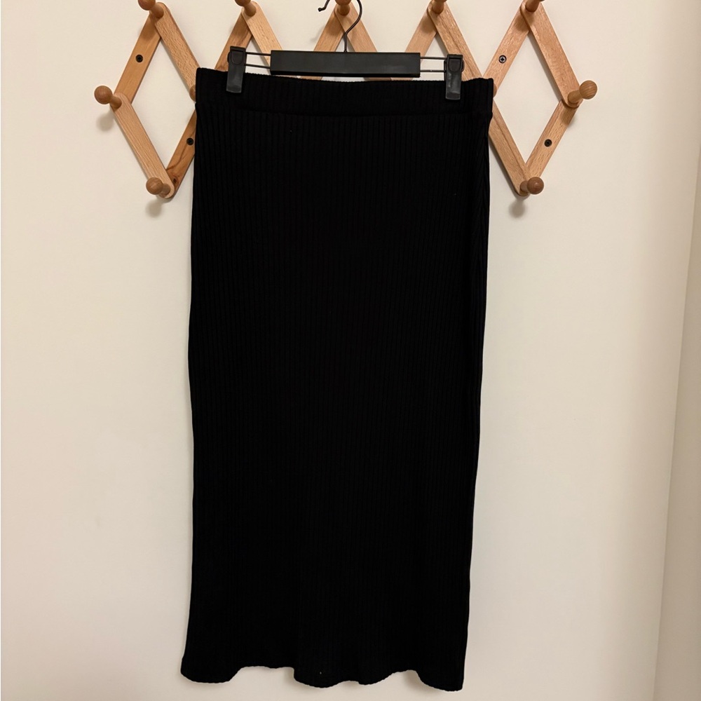 Old Navy Black Midi Skirt